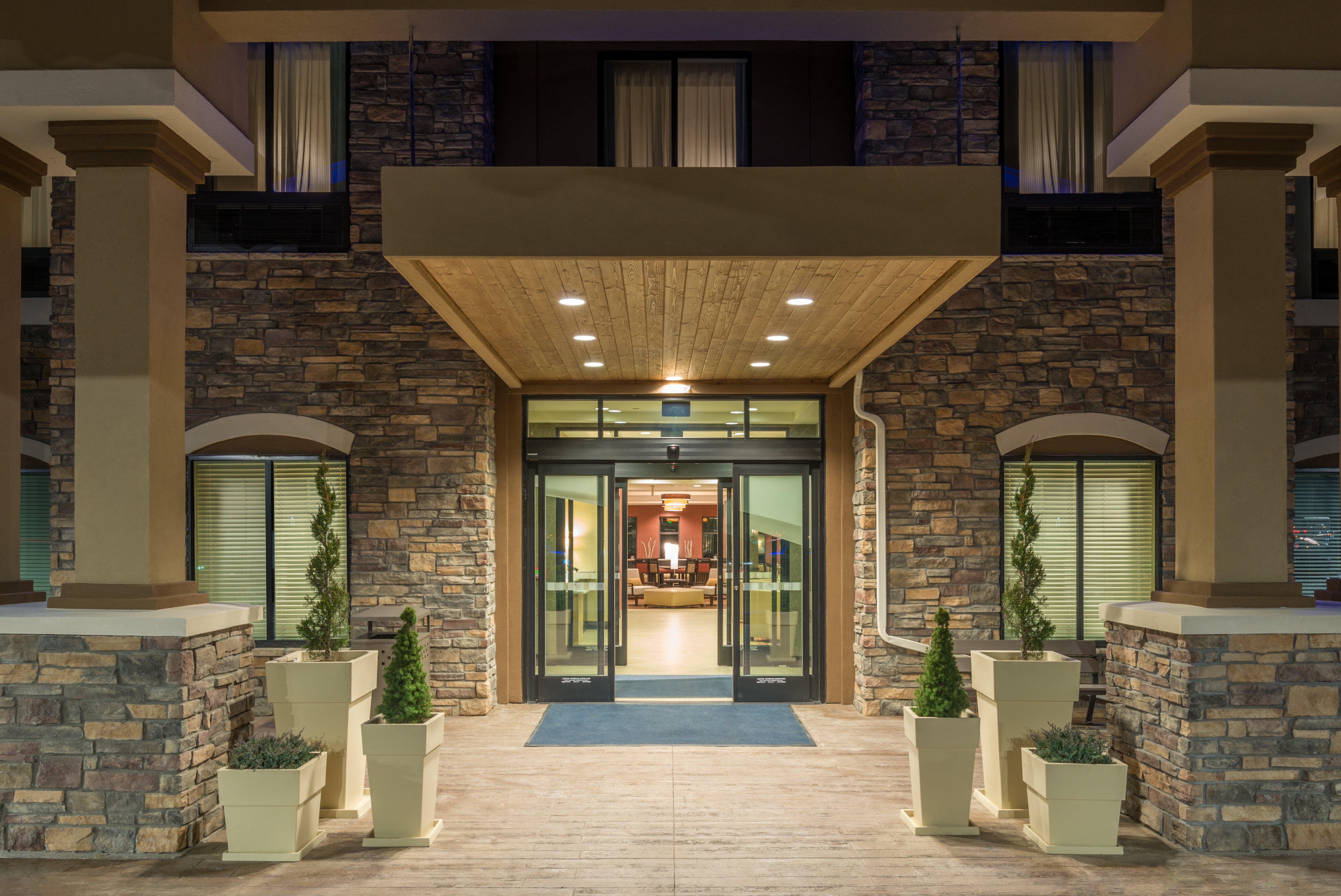 Express & Denver South - By Ihg